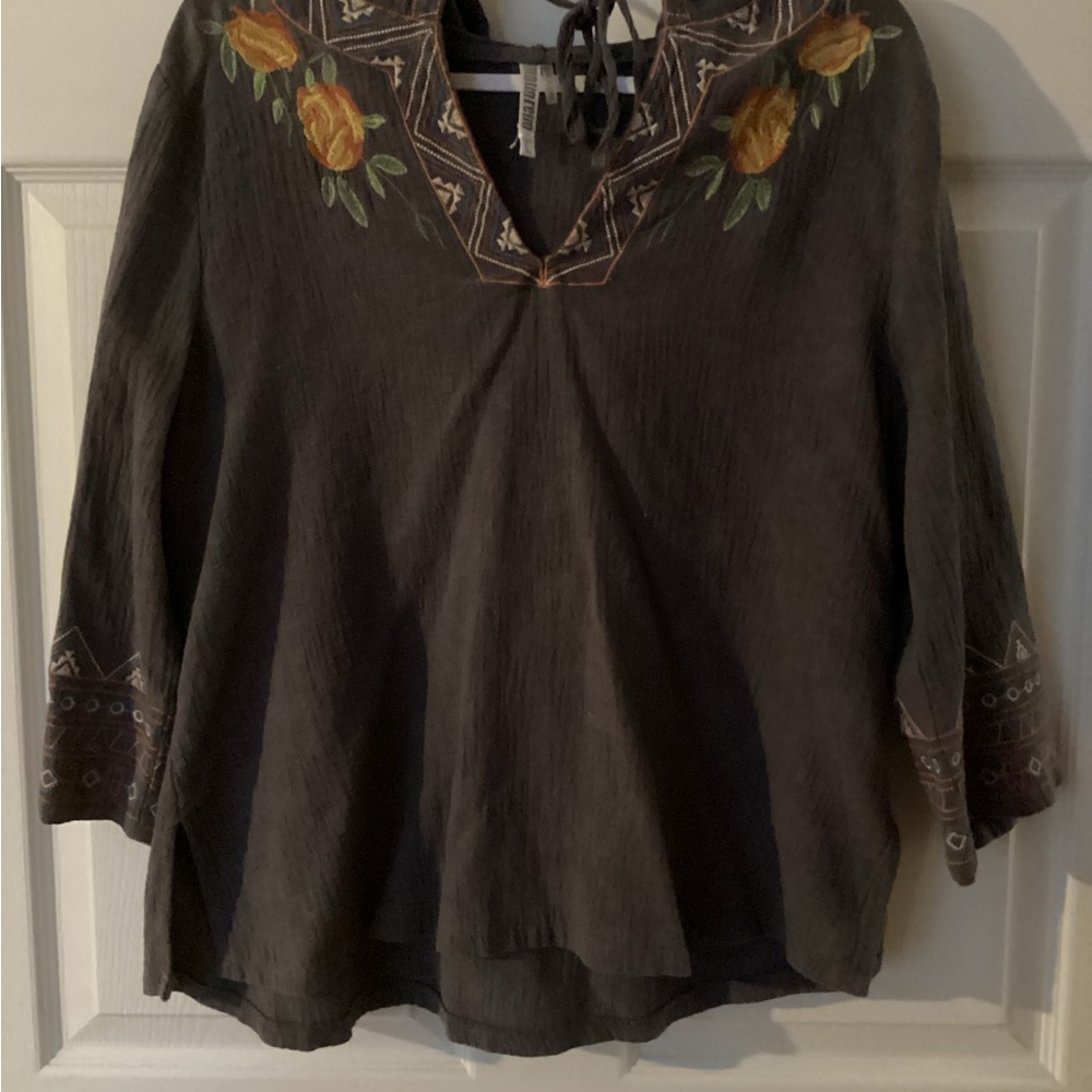 Juniors embroidered pullover with hood